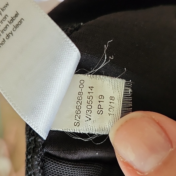 Athleta Trekkie North Shorts, athletic shorts, black, button zip waist, sz 0 - Picture 11 of 12